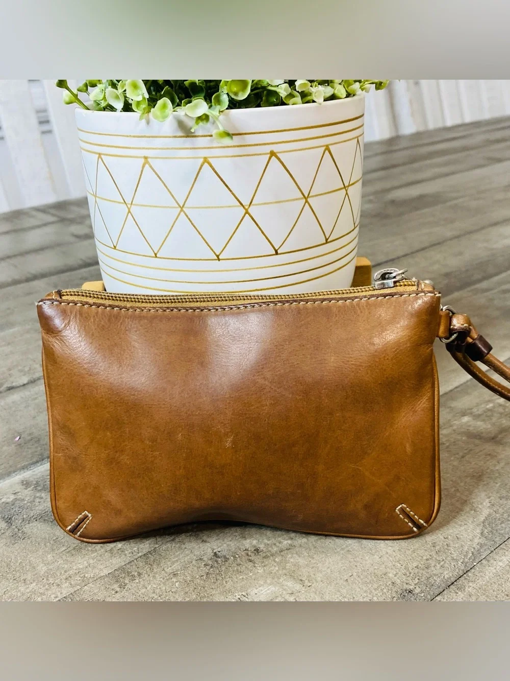 Coach Vintage Leather Wristlet Pouch Tan Zip Closure Adjustable Strap